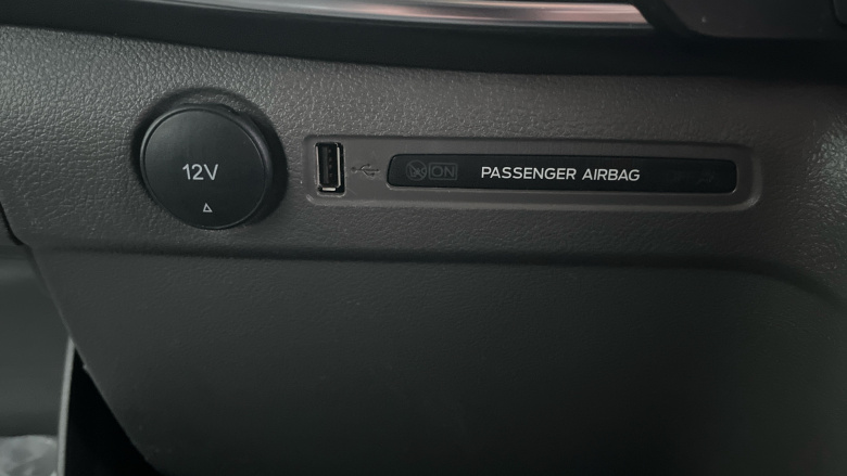 Ford Tourneo Custom Transit Custom Tourneo L2 Diesel Fwd 2.0 EcoBlue 130ps L/R 8 Seater Titanium Auto